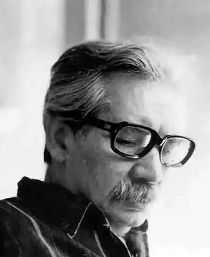 تصویر سیاه و سفید پرتره احمد محمود نویسنده شهیر ایرانی